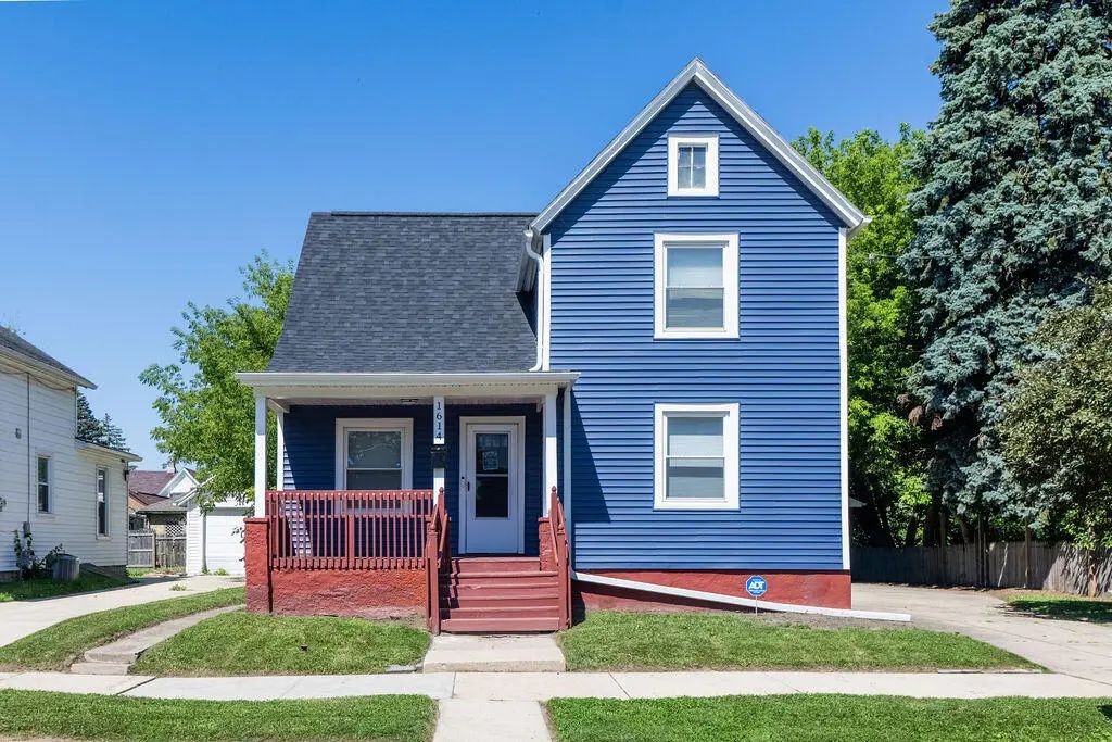 1614 Saint Clair St, Racine