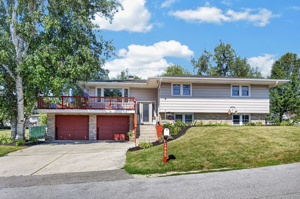 N2445 Fisk Dr, Bloomfield