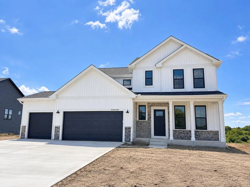 N101w16895 Tanglewood Dr, Germantown