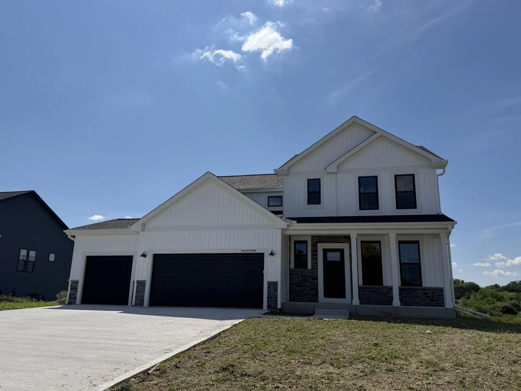 N101w16895 Tanglewood Dr, Germantown