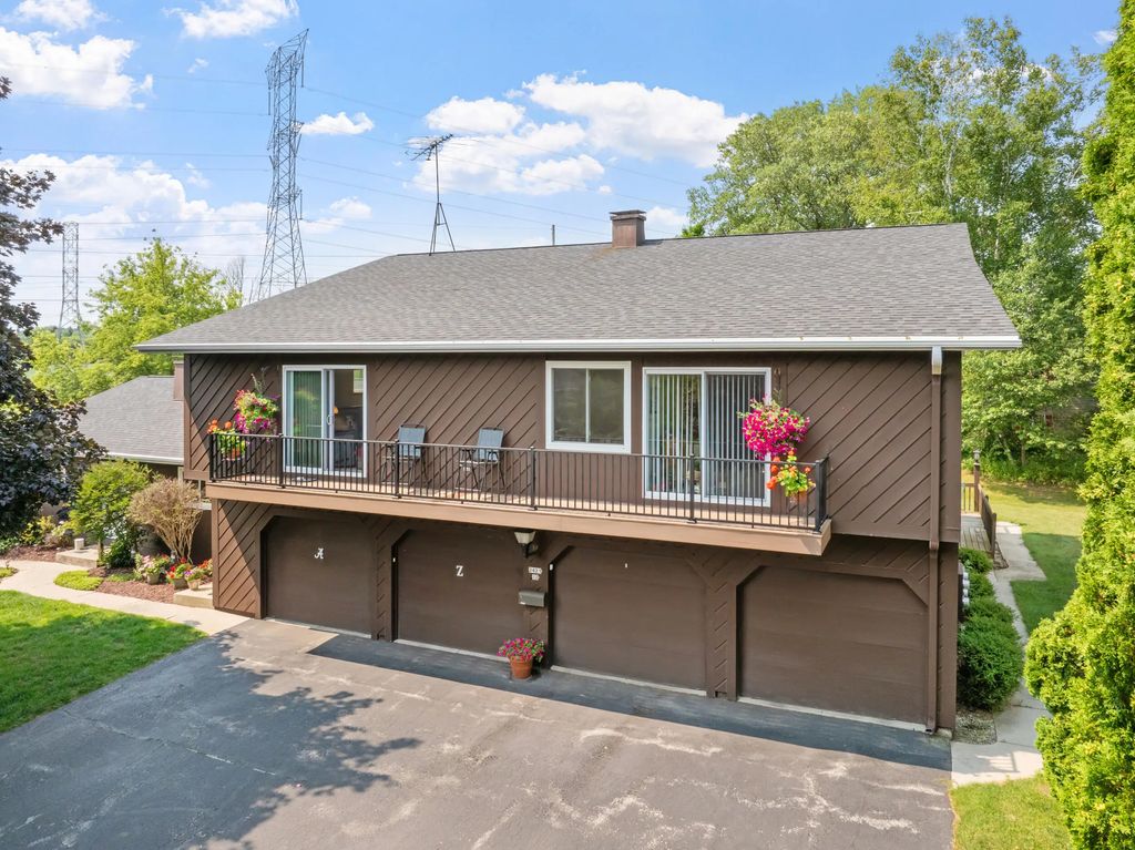 2421 Cross Creek Dr D, Sheboygan