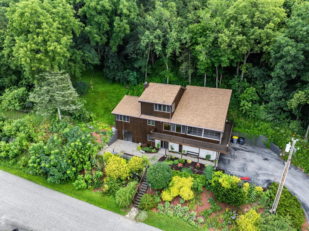 24812 2nd St, Trempealeau
