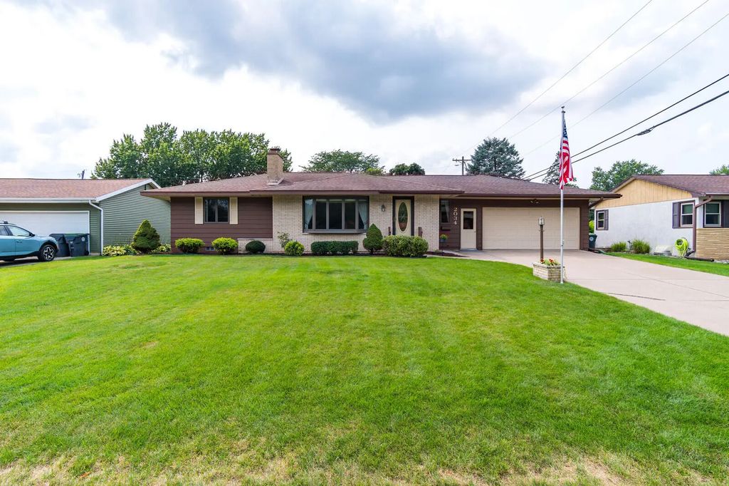 2034 32nd St S, La Crosse