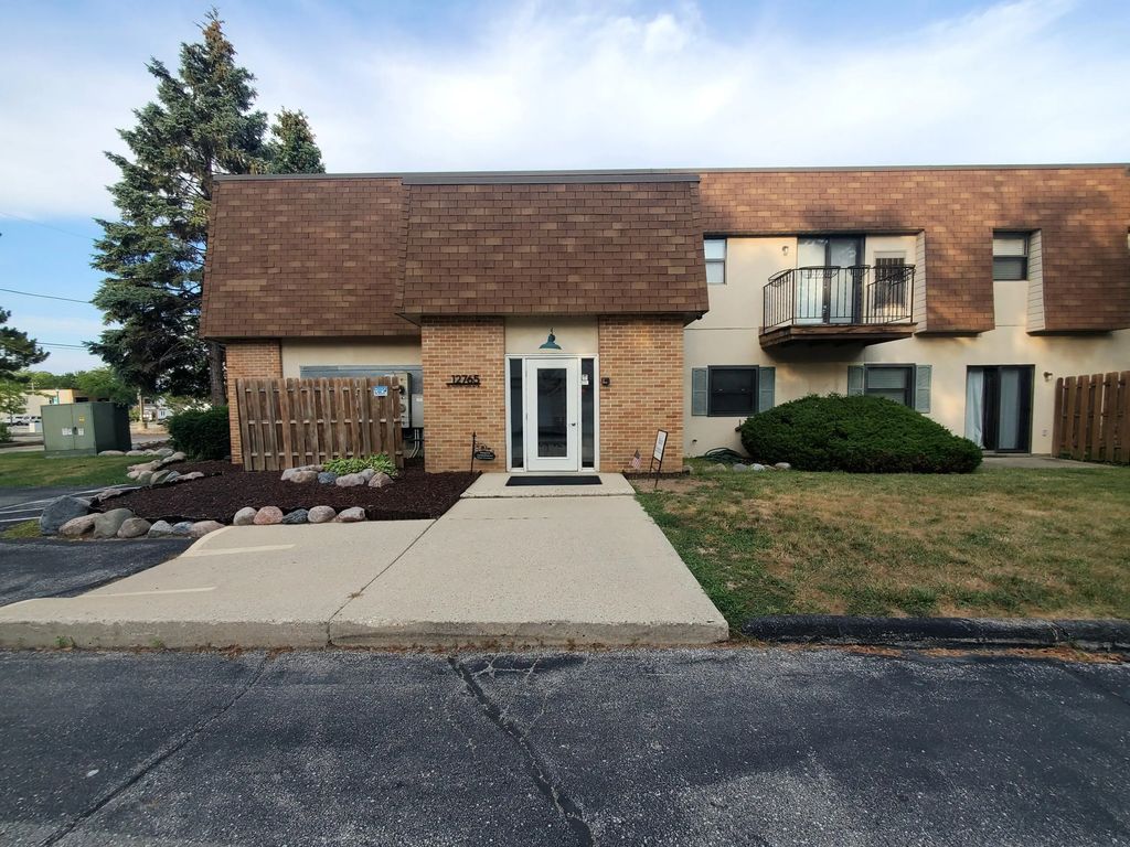 12765 W Hampton Ave 214, Butler