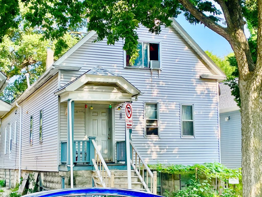 2560 S 12th St, Milwaukee