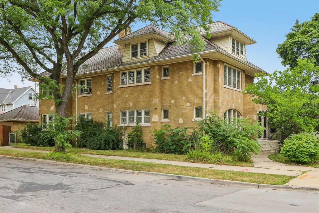 2803 N 51st St 2805, Milwaukee