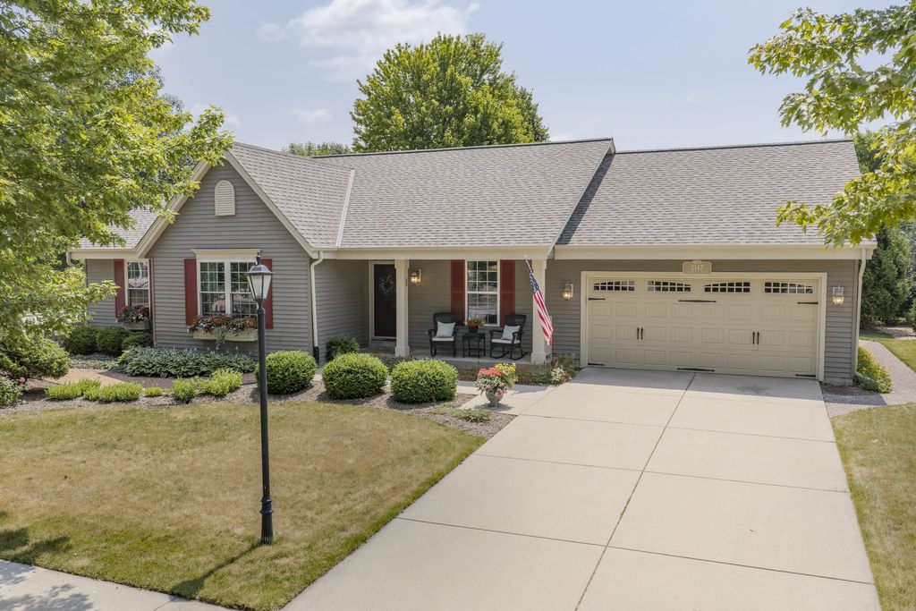 2147 Inverness Dr, Waukesha