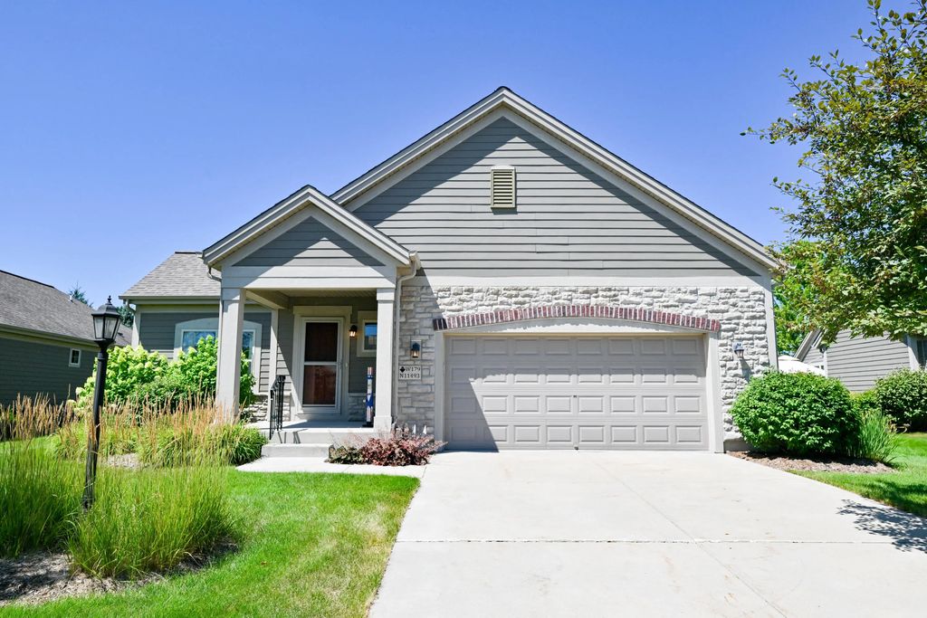 W179n11493 Blackstone Cir 3, Germantown