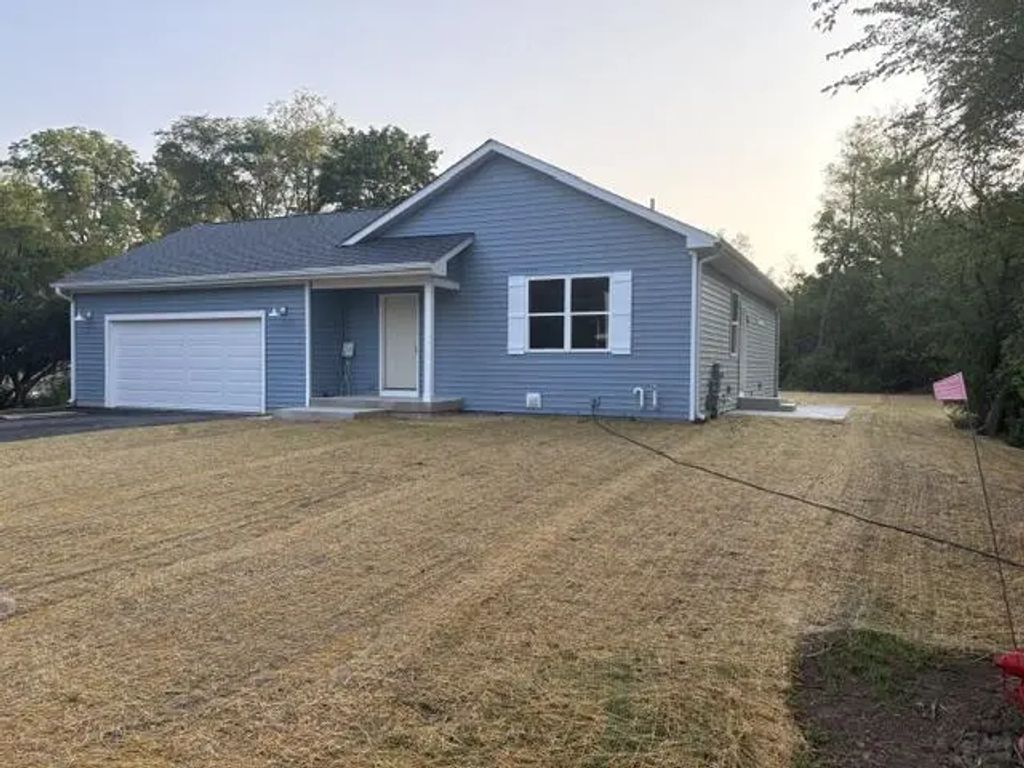 N1004 Palm Rd, Bloomfield