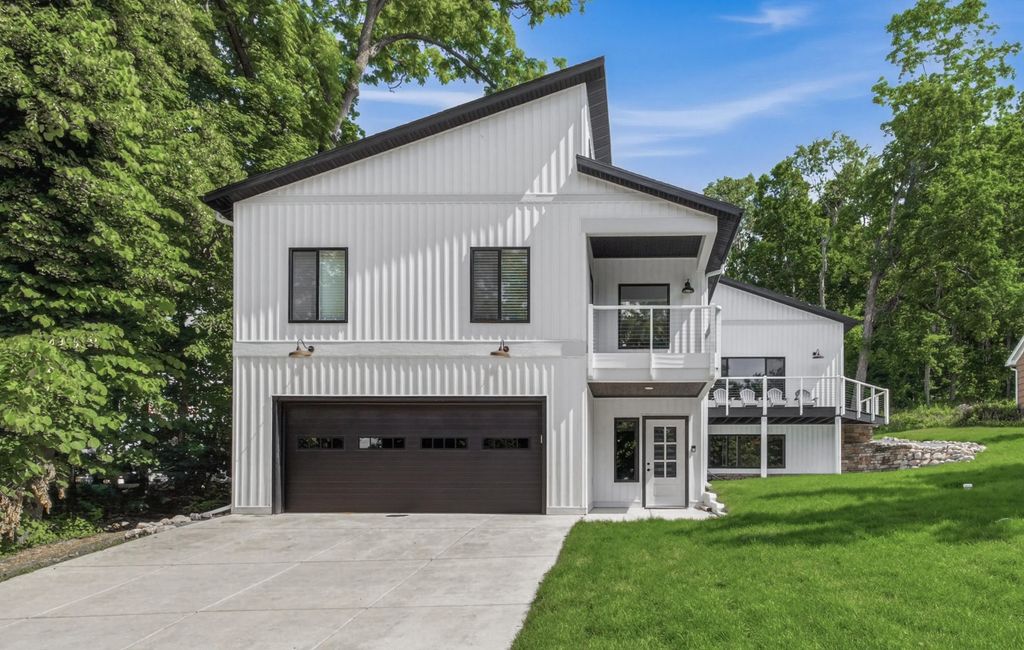 W4437 Basswood Dr, Linn