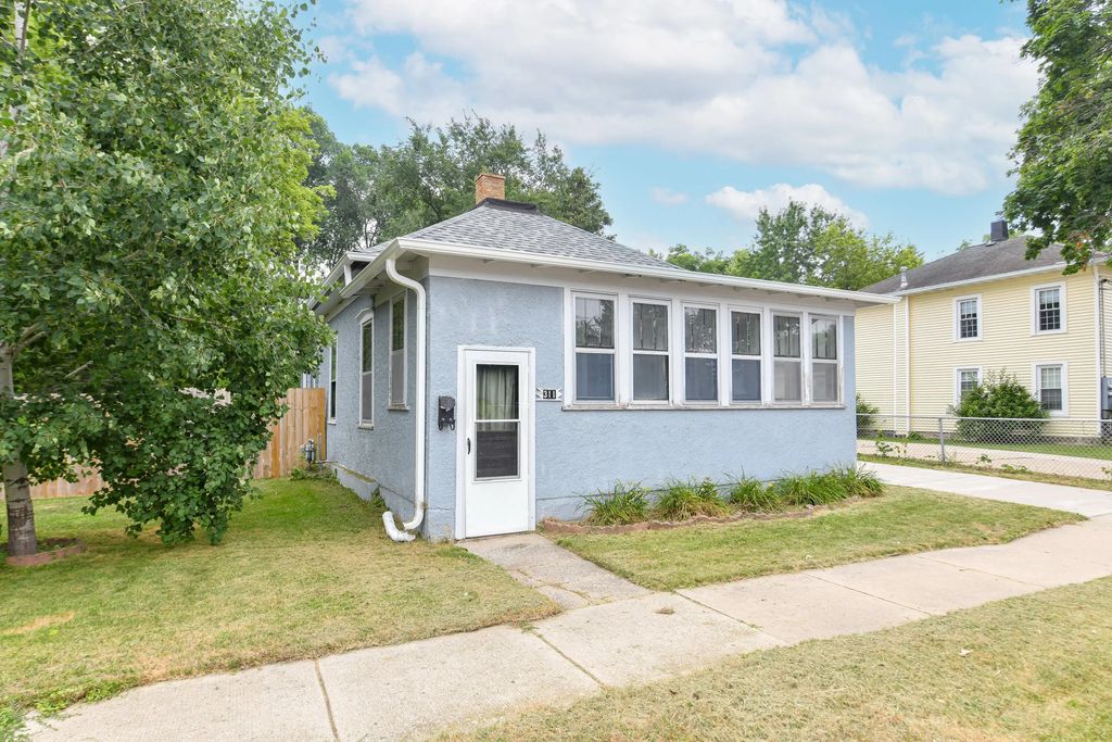 311 S Eighth St, Delavan