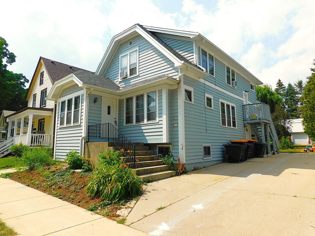 9316 W Mitchell St 9318, West Allis