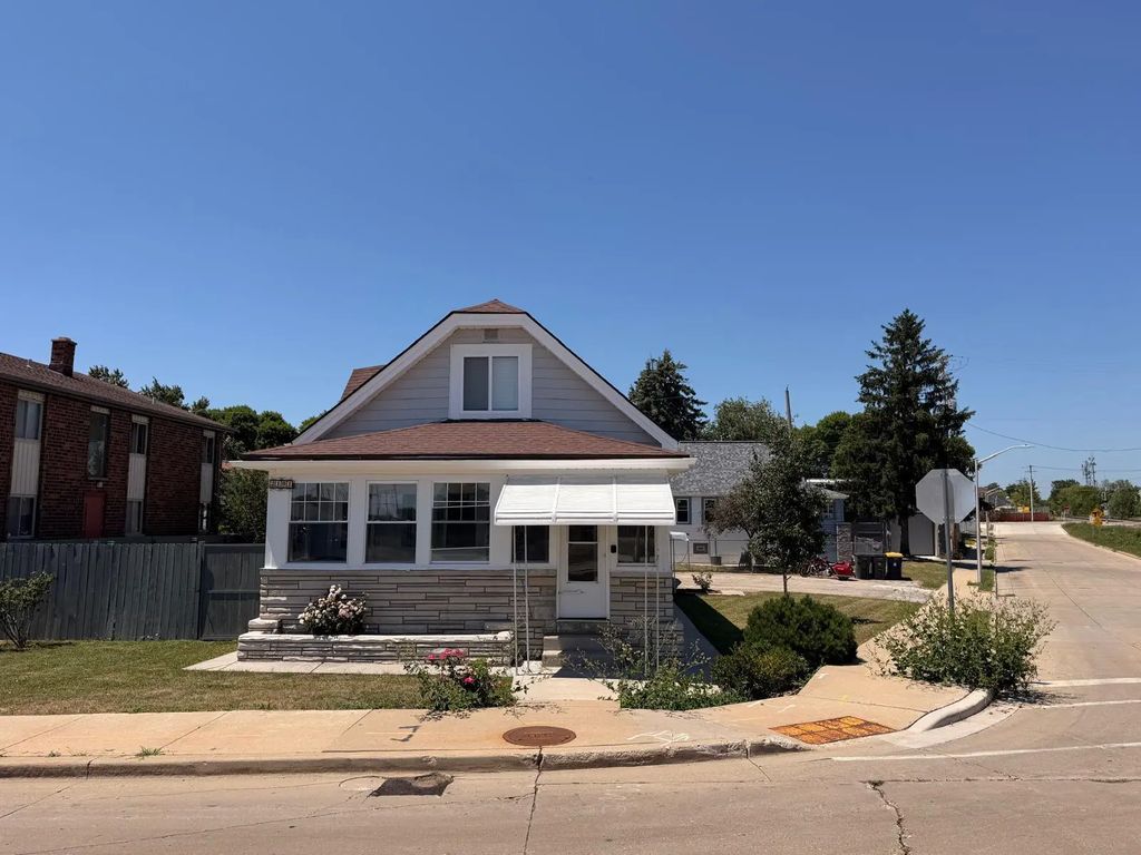 2101 S 60th St, West Allis