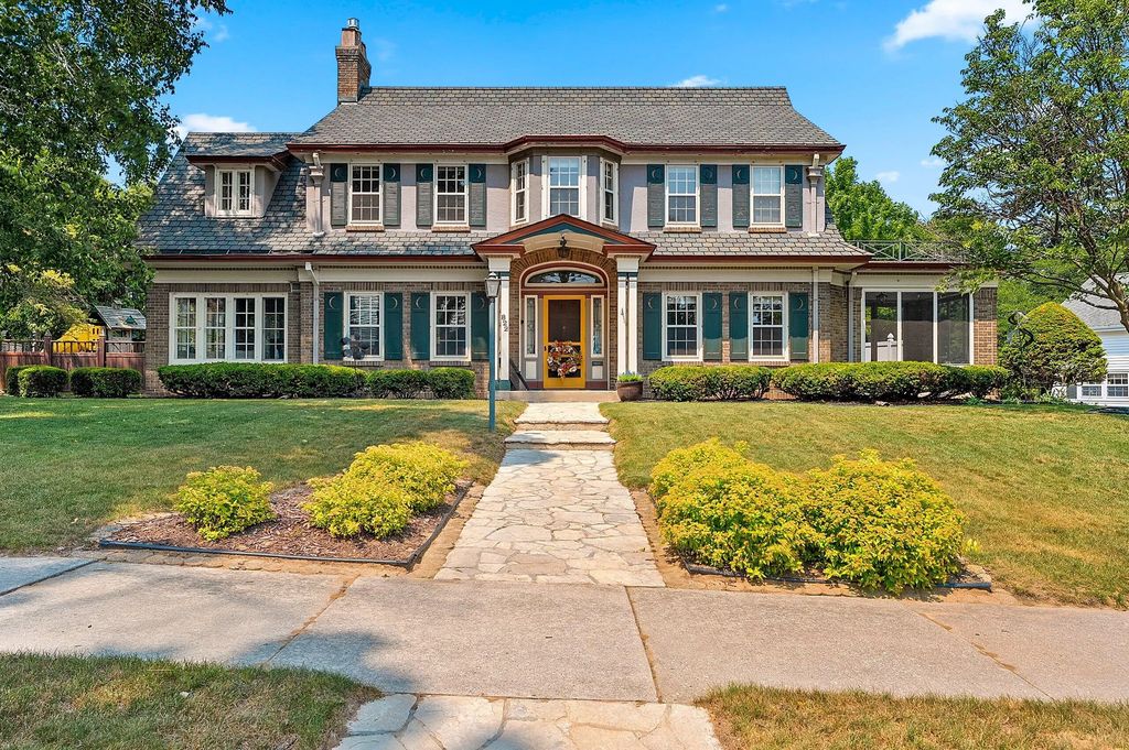 822 Hawthorne Ter, Manitowoc