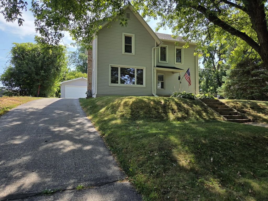 311 N Eighth St, Delavan