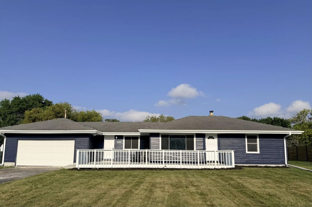 3230 S 112th St, West Allis