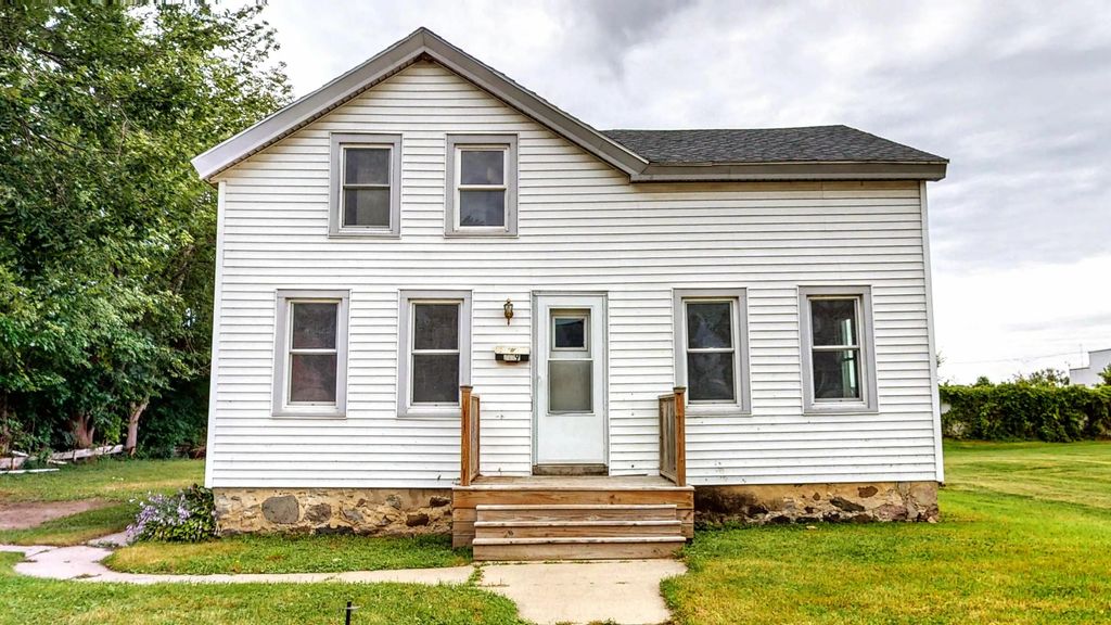 709 S Main St, Jefferson