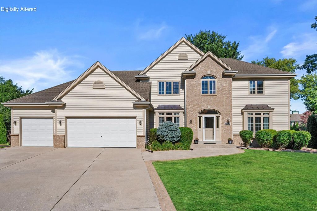 13510 W Edgewood Ct, New Berlin