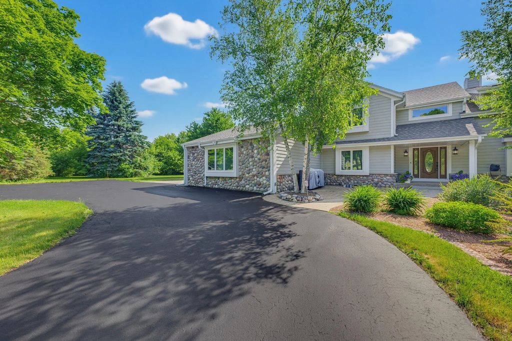 W220n11412 Amy Belle Rd, Germantown