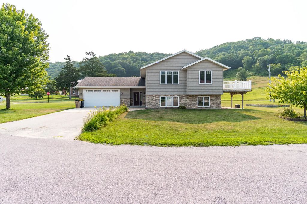 701 Spring Ct, Brownsville