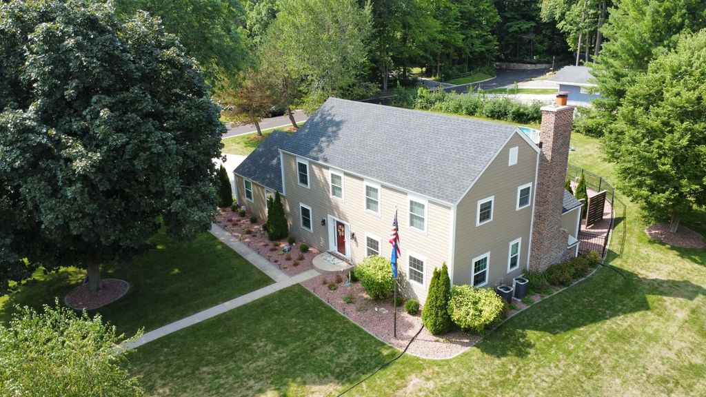 18400 Chevy Chase -, Brookfield
