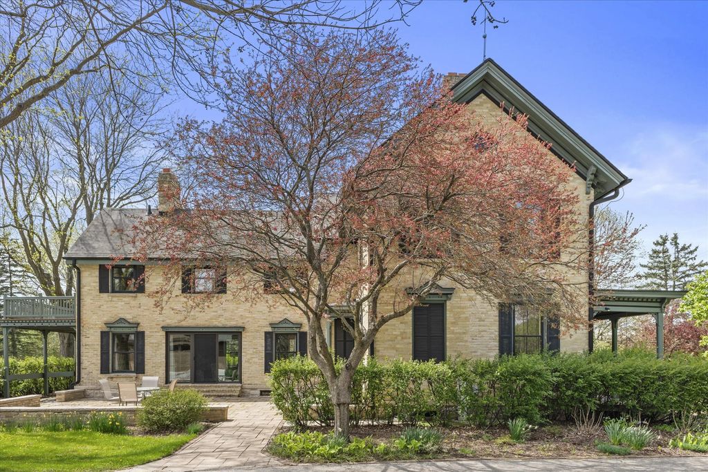 N72w13449 Good Hope Rd, Menomonee Falls