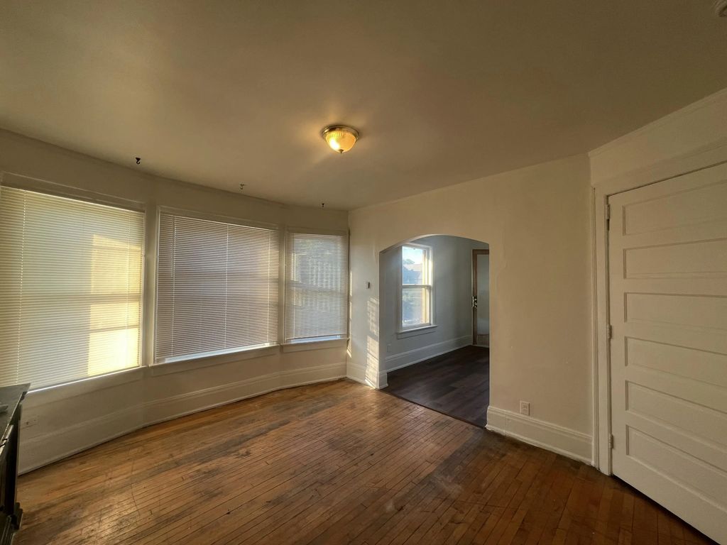 1253 N 34th St 1255, Milwaukee