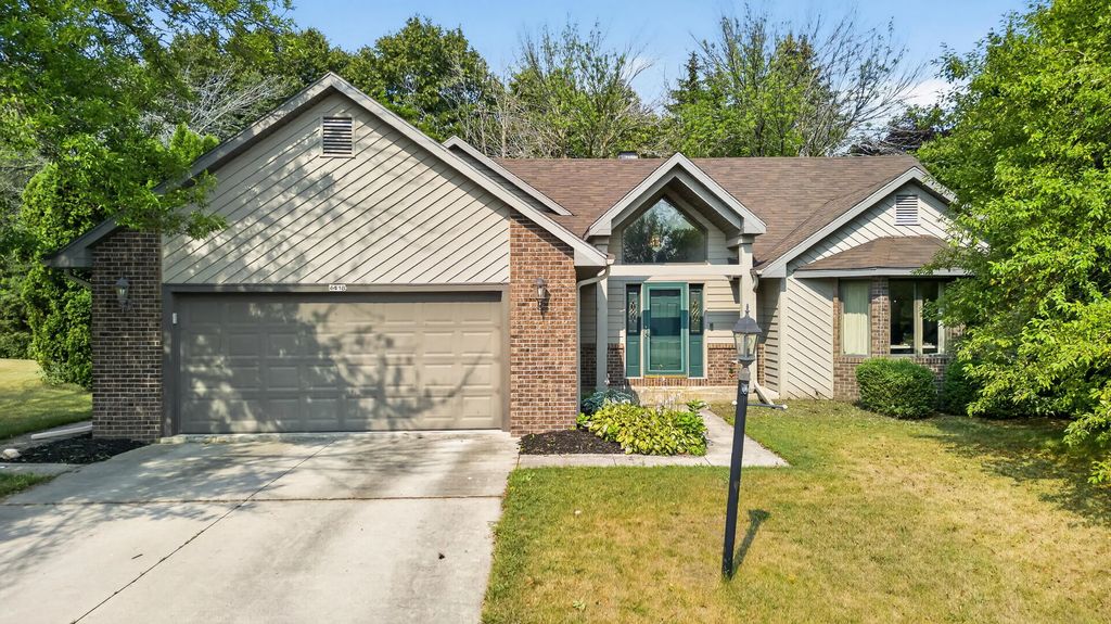 4418 Hunters Glen Dr, Sheboygan
