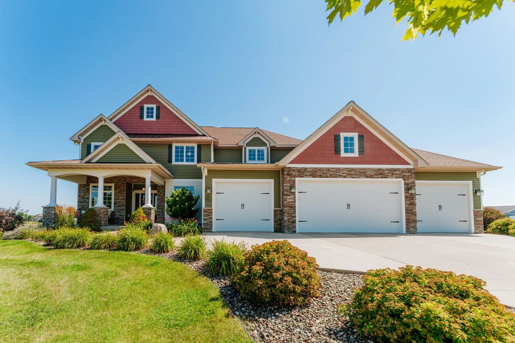 N6350 Tradewinds Cir, Beaver Dam