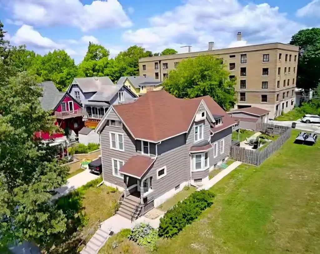 422 Niagara Ave, Sheboygan