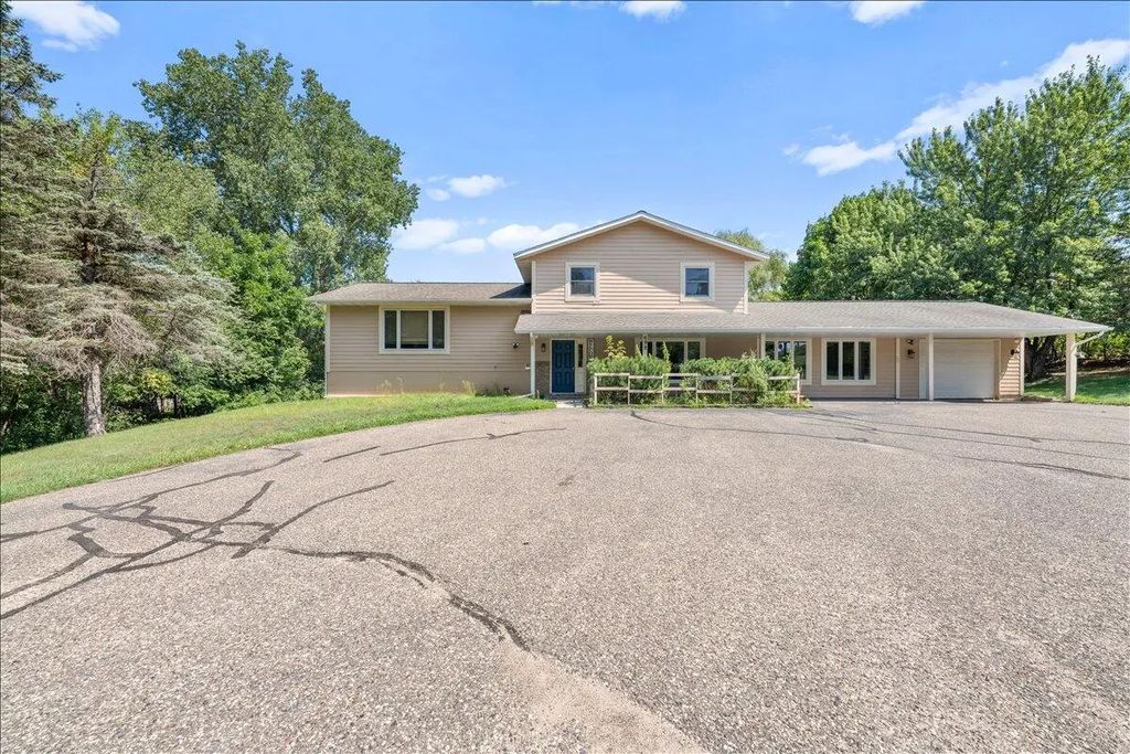 698 Baker Rd, Hudson