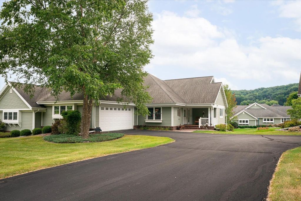 605 Marcou Rd, Onalaska