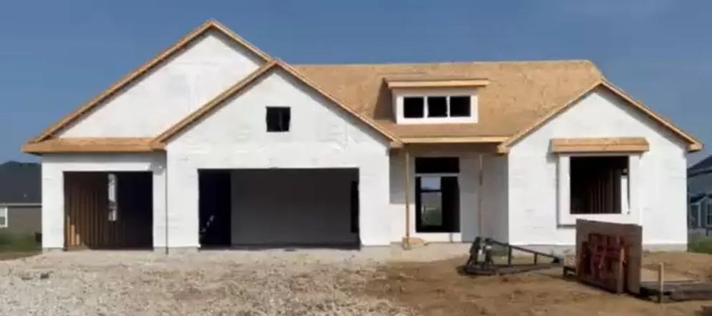 W246n7544 Overland Rd, Sussex