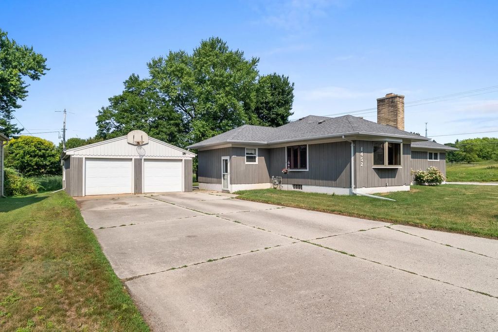 1452 N 43rd St, Sheboygan