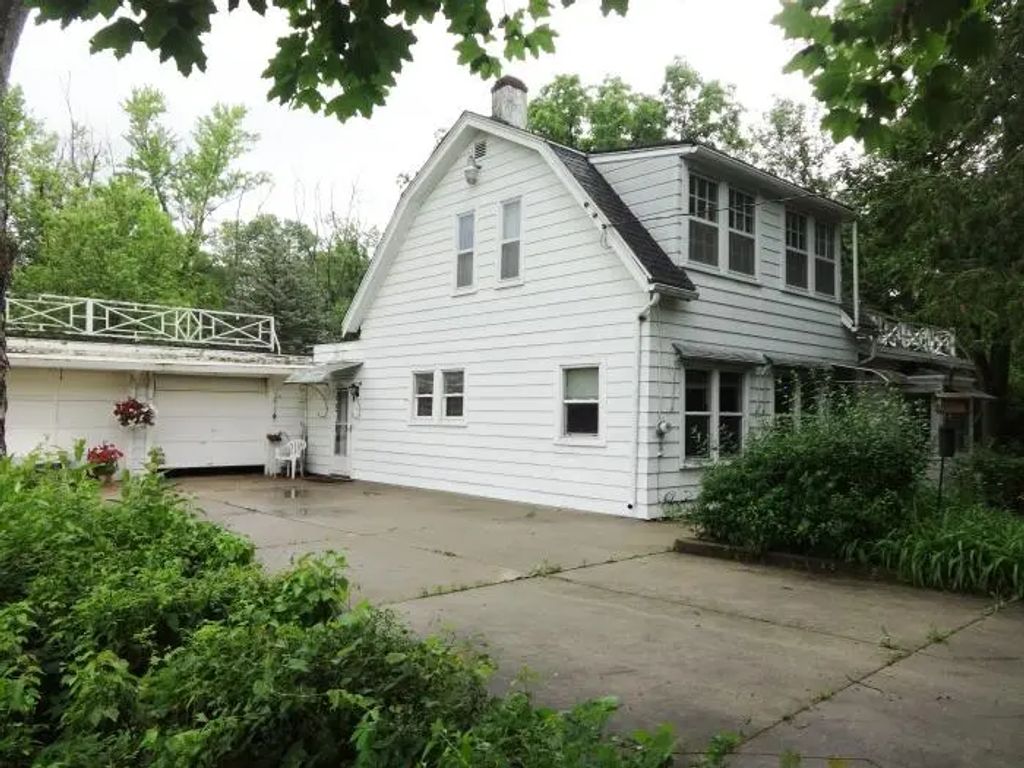 2157 Schuster Dr, Beloit