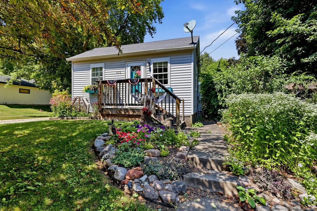 4316 Delta St, Manitowoc