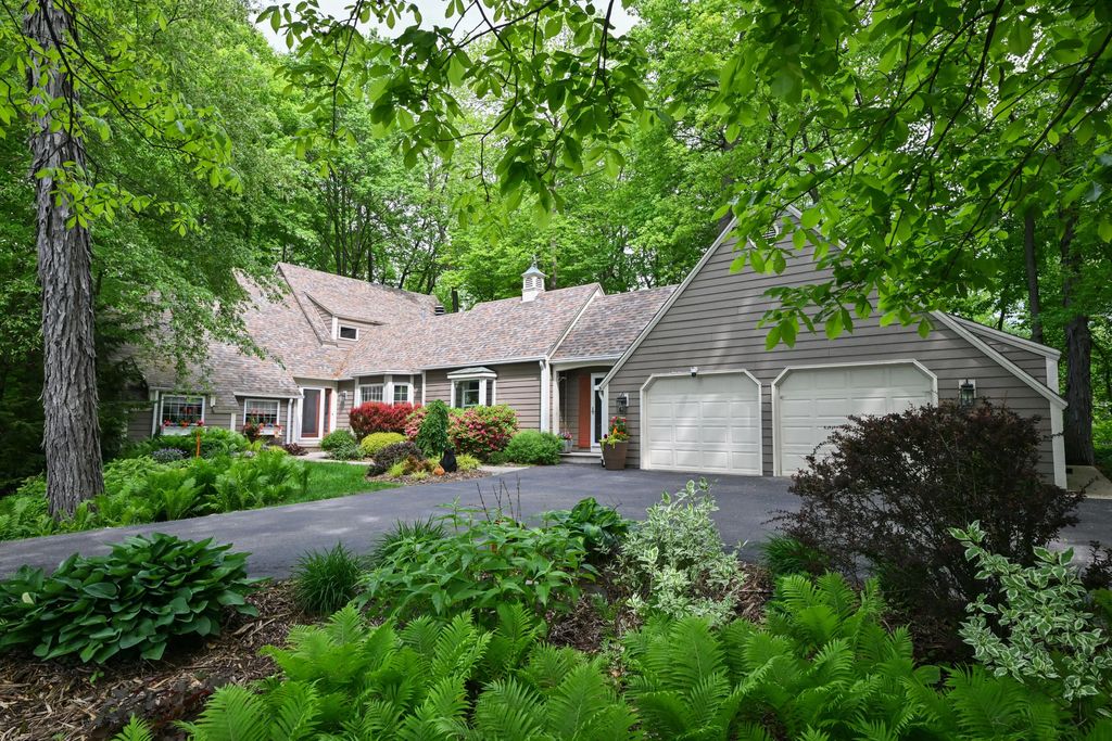 3554 Cranberry Ln, Caledonia