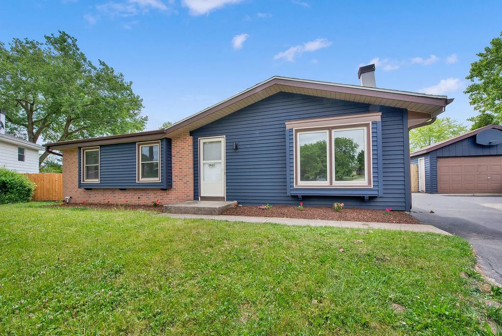 2905 Lake Vista Ct, Caledonia