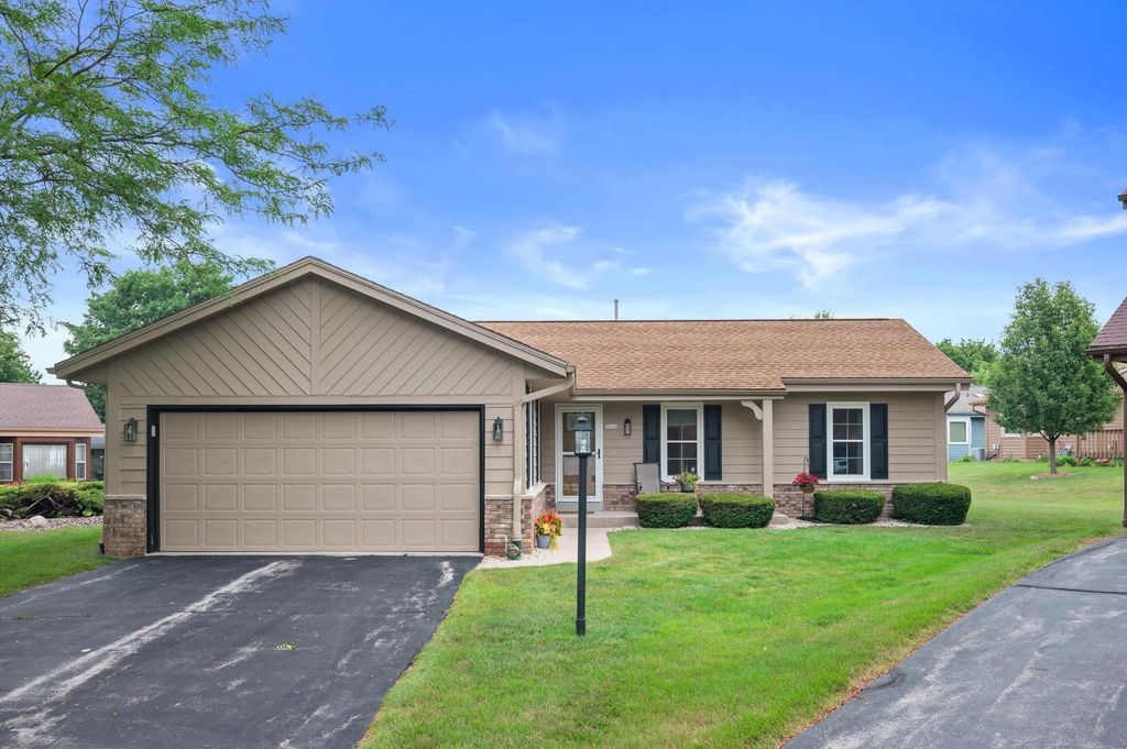 3580 W Cottonwood Ct, Greenfield