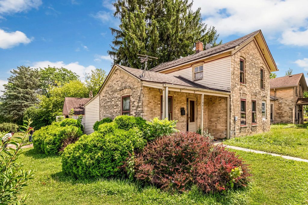 1641 Barton Ave, West Bend