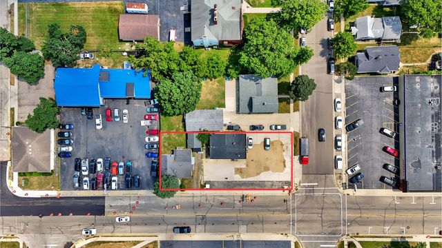 905 Williams St 913, Lake Geneva