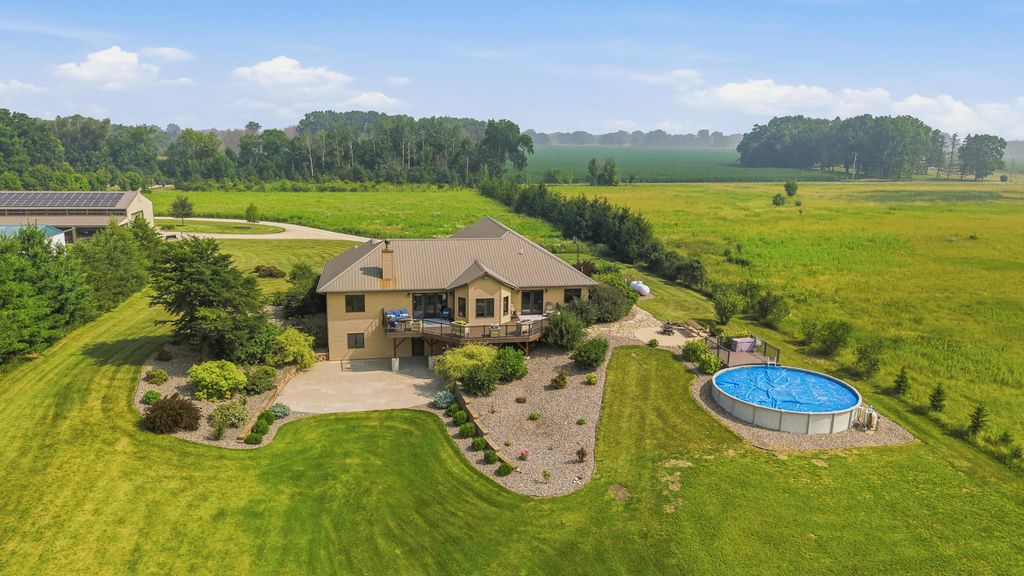 W11020 Center Rd, Rosendale