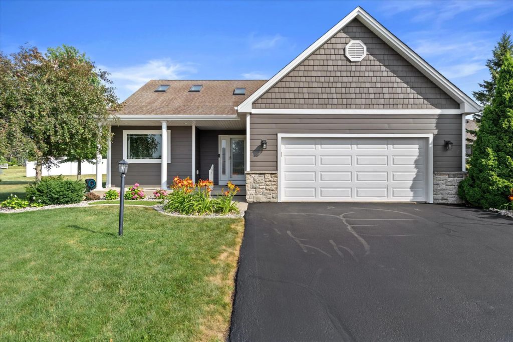 6413 Merganser Dr, Mount Pleasant