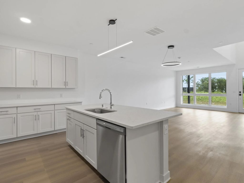 9378 S Alder Pl 104, Oak Creek