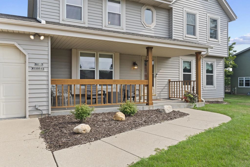 N103w16612 Country Ct, Germantown