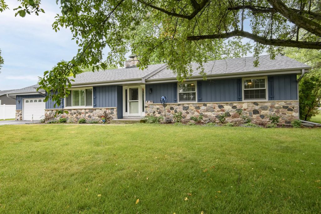 N110w15845 Catskill Ln, Germantown