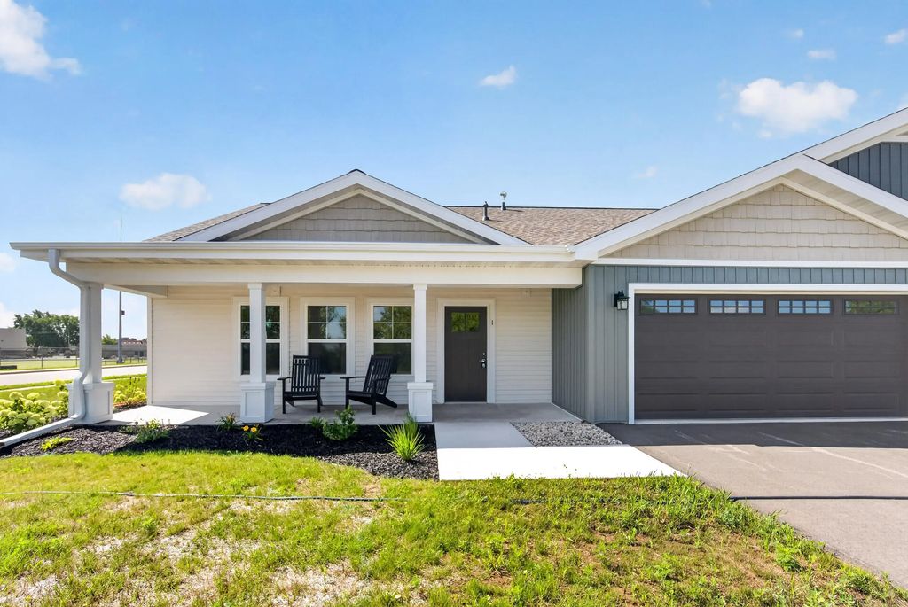 1601 Wildlife Dr 1, Kewaskum