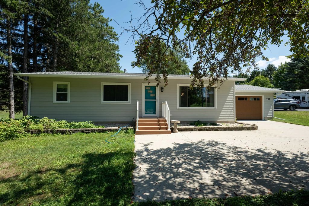 731 S Second St, Delavan
