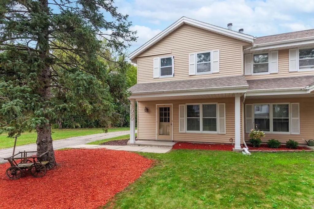 2020 Woodburn Rd A, Waukesha