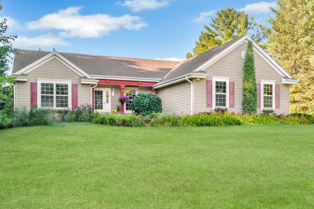 1402 Amys Pl, Farmington